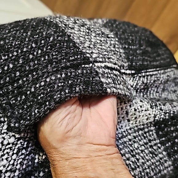 Guess preppi business Casual plaid lapel jacket. Size medium. Black and … - Picture 3 of 16